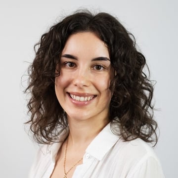 Alexandra Bates headshot