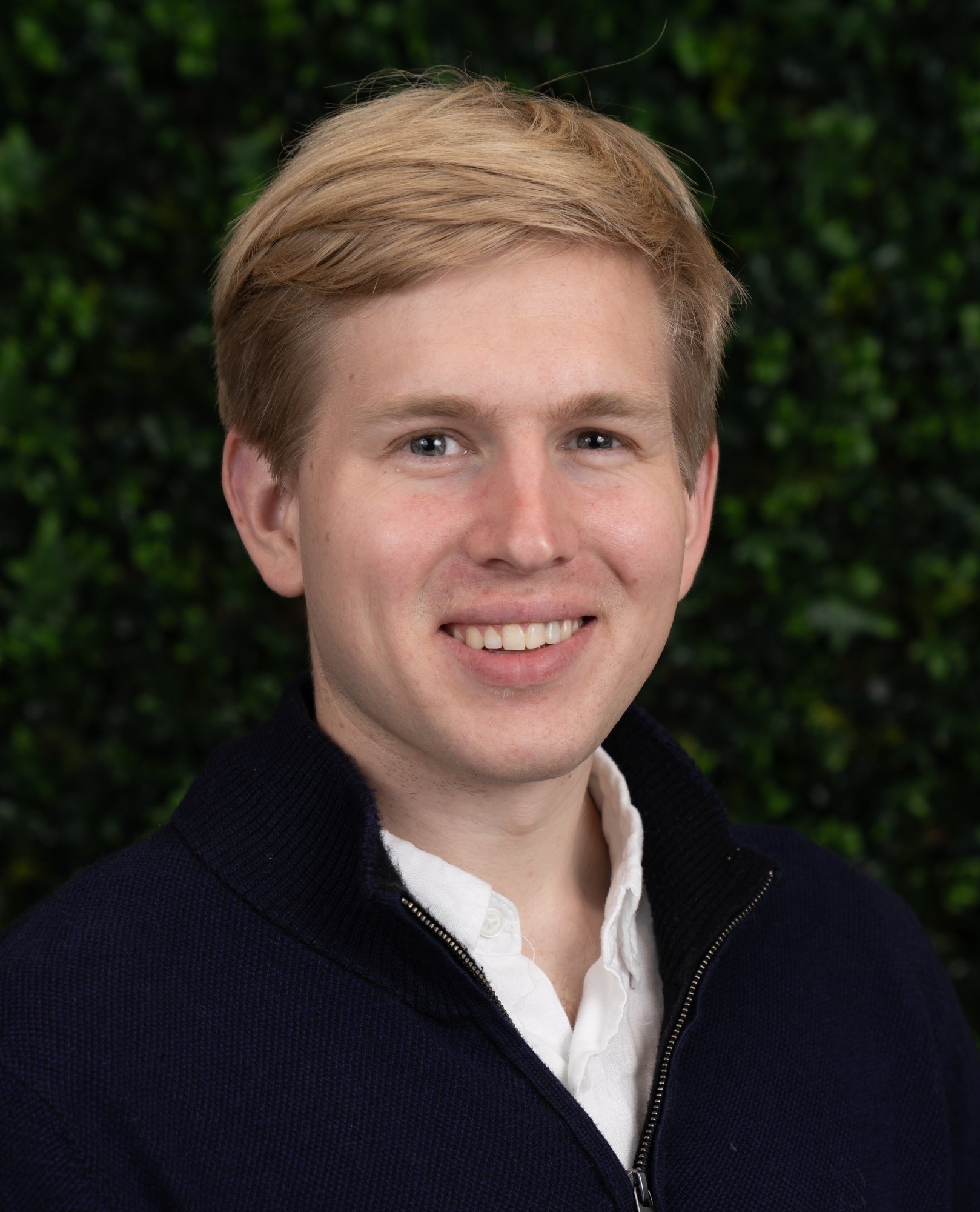 Thomas Larsen headshot